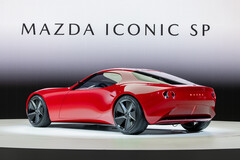 El Mazda Iconic SP promete una distribución equilibrada del peso, una ligereza relativa y el doble de potencia que el MX-5 Miata. (Fuente de la imagen: Mazda)