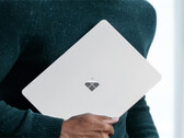 El Surface Laptop de 13 pulgadas es el portátil más pequeño que comercializa actualmente Microsoft.
