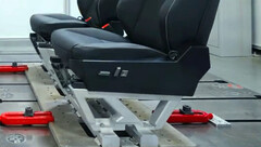 Los botones de ajuste del asiento imitan la forma del Cybertruck (imagen: Tesla)