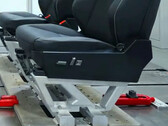 Los botones de ajuste del asiento imitan la forma del Cybertruck (imagen: Tesla)
