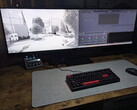 El Innocn E49M1R muestra un dibujo técnico a la izquierda y DaVinci Resolve a la derecha.