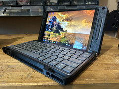 La solución de acoplamiento Legion Go slim carece de baterías adicionales. (Fuente de la imagen: u/MysteriousAlarm897)