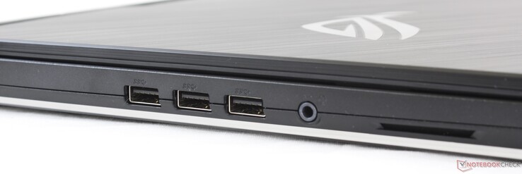 Izquierda: 3x USB 3.2 Gen. 1 Tipo-A