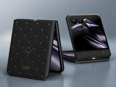 El negro parece ser el tema de este año para el Motorola Razr 70 Swarovski Edition.
