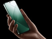 Según los informes, el Xiaomi 15 mantendrá el mismo tamaño compacto que el Xiaomi 14, pero incluirá una batería más grande (Fuente de la imagen: Xiaomi)