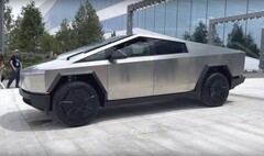 El Cybertruck de Tesla parece acercarse a la fase de producción en su última aparición en una reunión de accionistas en Texas. (Fuente de la imagen: Farzad Mesbahi en YouTube)