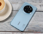 Ningún smartphone de la serie Magic7 de Honor baja de las 6,7 pulgadas de tamaño de pantalla, Magic7 Pro en la imagen. (Fuente de la imagen: Notebookcheck)