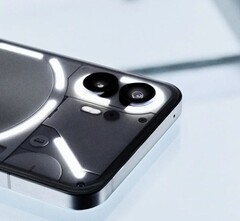 Se rumorea que el Nothing Phone (3) se deshará de la interfaz Glyph característica de la empresa. En la imagen - Nothing Phone (2) (Fuente de la imagen: Nothing)