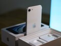 Apple podría pasar a lanzar el iPhone SE anualmente a partir del próximo año. (Fuente de la imagen: AB)