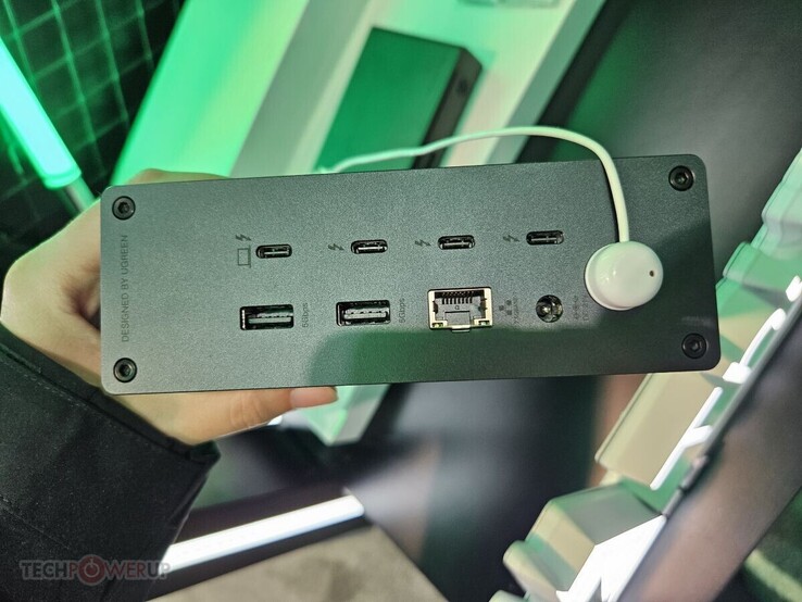 El Revodok Max 2131 luce chuletas Thunderbolt 5. (Fuente de la imagen: TechPowerUp)