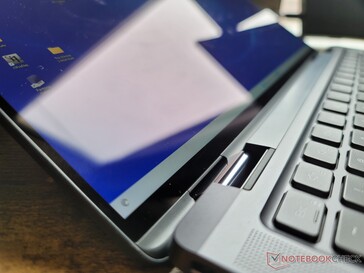 Gorilla Glass 6 de borde a borde. El Latitude 9430 clamshell está limitado a 1200p mate solamente