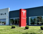 Un centro de servicio Tesla (Fuente de la imagen: Dilip Vishwanat/SLBJ)