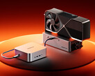 El Maco-L 7735U cuenta con puertos OCuLink y USB4. En la imagen: una configuración de eGPU con el mini PC.