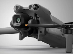 Una foto promocional filtrada del DJI Mini 5 Pro. (Fuente de la imagen: vía DroneXL)
