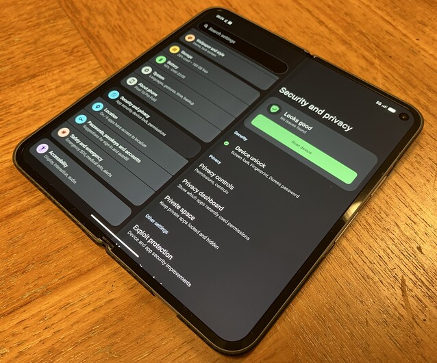 La protección contra exploits, las contraseñas de coacción y los espacios privados para las aplicaciones son algunas de las características de privacidad y seguridad que no encontrará en el sistema operativo original (Fuente de la imagen: Notebookcheck)