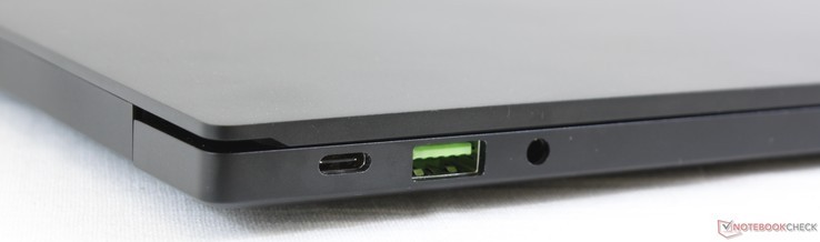 Izquierda: USB Tipo C 3.1 Gen. 2, USB Tipo A 3.1