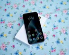 El Motorola Moto G87 tiene una AMOLED muy brillante, lo que no siempre es positivo.