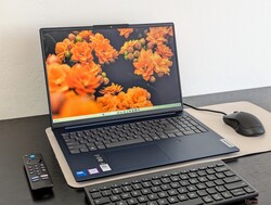 El Lenovo IdeaPad Slim 5 de 16 pulgadas es un portátil muy decente para el consumo multimedia