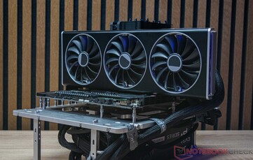 XFX Speedster MERC 310 Radeon RX 7900 XTX Black Edition durante las mediciones del nivel de ruido