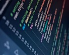 Primer plano de una pantalla en la que se muestra el código fuente de Python resaltado en color