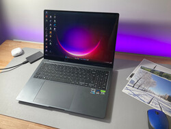 Samsung Galaxy Book3 Ultra 16 (i9-13900H, RTX 4070) suministrado por: