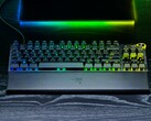 Teclado para juegos Razer Huntsman V3 Pro TKL 8KHz mostrado en el escritorio (Fuente de la imagen: Razer)