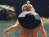 EcoFlow abre los pedidos anticipados de su PowerHat diseñado para la carga solar de aparatos electrónicos sobre la marcha. (Fuente de la imagen: EcoFlow)