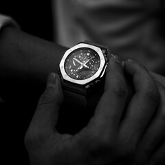 El modelo de edición limitada celebra el 20 aniversario de la banda de rock japonesa ONE OK ROCK. 