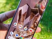 Si quiere un teléfono pequeño con un gran zoom piénselo otra vez, probablemente no lo encontrará. (Fuente: Notebookcheck)