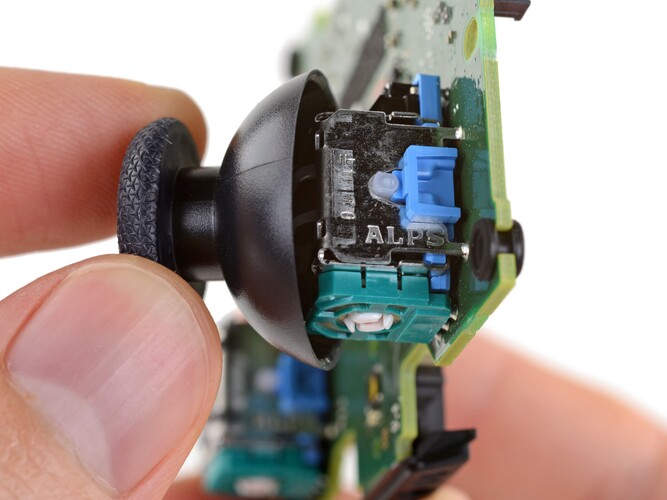 Sony obtiene los joysticks DualSense de Alps. (Fuente de la imagen: iFixit)