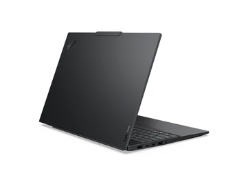 El ThinkPad E16 Gen 4 cuenta con puertos USB-C, USB-A y HDMI