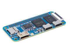 La Banana Pi BPI-M4 Zero es similar a la Orange Pi Zero 2W pero con almacenamiento flash eMMC incorporado. (Fuente de la imagen: Banana Pi)