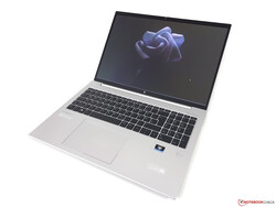 Análisis: HP EliteBook 865 G9. Unidad de prueba proporcionada por campuspoint