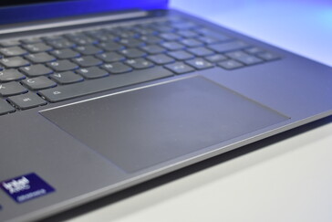 Lenovo ThinkBook 14 Gen 8: Panel táctil