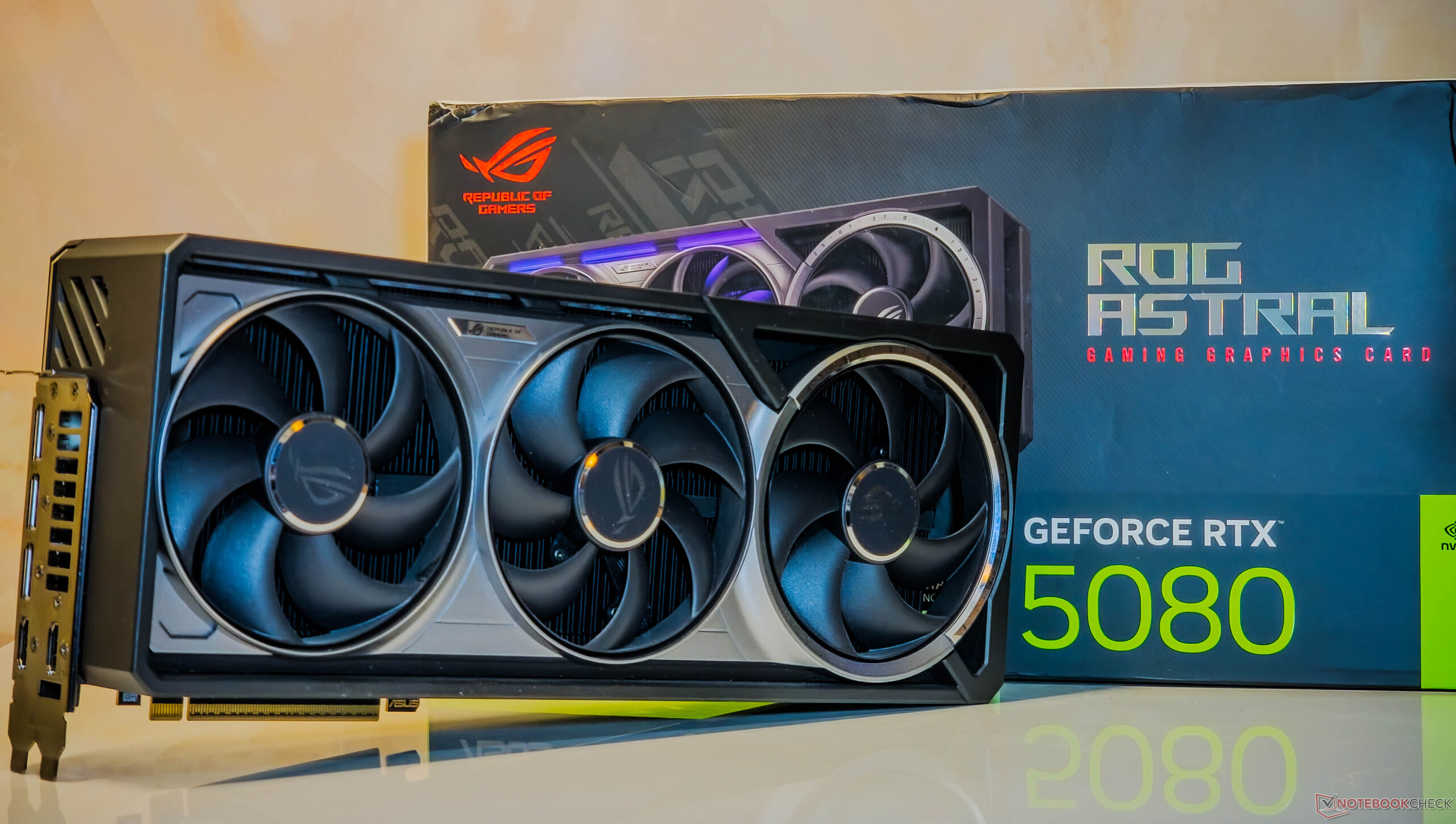 Asus ROG Astral GeForce RTX 5080 OC en revisión