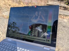 Al aire libre bajo la luz del sol