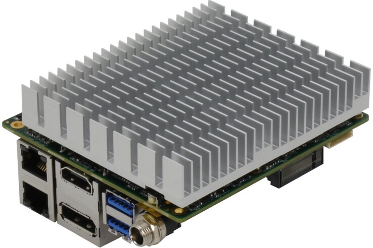 El SBC tiene un disipador térmico (Fuente de la imagen: Aaeon)