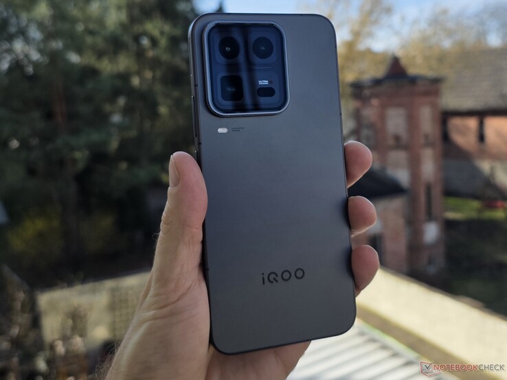 Análisis del smartphone Vivo iQOO 15 Ultra