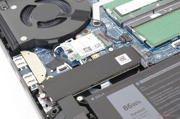 Ranura principal para SSD M.2 2280 PCIe4 x4 con separador de cabeza