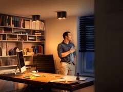 El nuevo foco Philips Hue Pillar es más brillante que el modelo original. (Fuente de la imagen: Philips Hue)