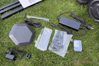 Contenido de las dos cajas de cartón