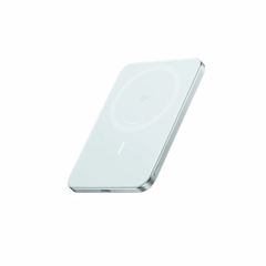 El nuevo Anker Nano Power Bank (arriba) es similar a un modelo exclusivo de Apple. (Fuente de la imagen: Anker)