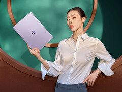 El A14 Air 2026 tiene un precio inicial de unos 1.003 dólares en China. En la imagen: una fotografía promocional en la que se aprecia el diseño ligero del portátil.