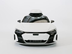 El Audi RS e-tron GT personalizado en blanco mate es, sin duda, un deportivo eléctrico increíblemente bello (Imagen: Ken Block)
