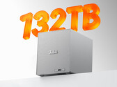 El ME Pro 470 de cuatro bahías tiene un precio inicial de unos 741 dólares en China. En la imagen: una fotografía promocional en la que se destaca la capacidad de almacenamiento nominal.