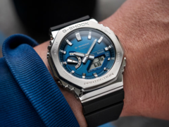 Los nuevos relojes G-Shock GBM-2100A-2B (en la imagen) y GBM-2100A-4B de Casio se lanzan en el Reino Unido. (Fuente de la imagen: Casio)