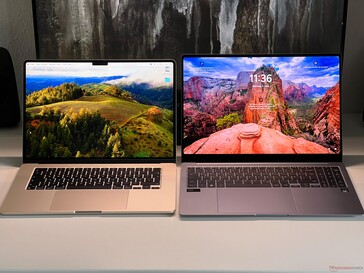 MacBook Air 15 (izquierda) frente a Galaxy Book4 Pro (derecha)