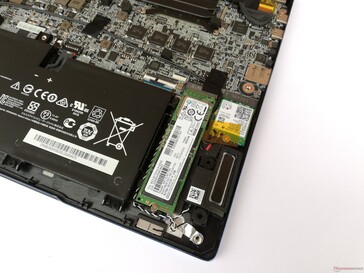 MSI Prestige 14 A10SC - SSD y módulo WLAN