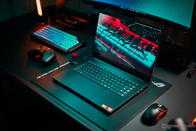 Razer Blade 16 con Thunderbolt 4