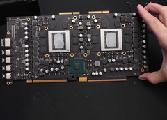 Las tarjetas de doble GPU siguen vivas. (Fuente de la imagen: Der8auer)